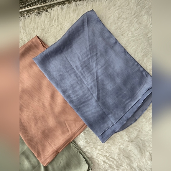 Hijab Elegance San Francisco Bundle of 4 Crinkle Chiffon Hijabs Scarf for Women. - Picture 4 of 7